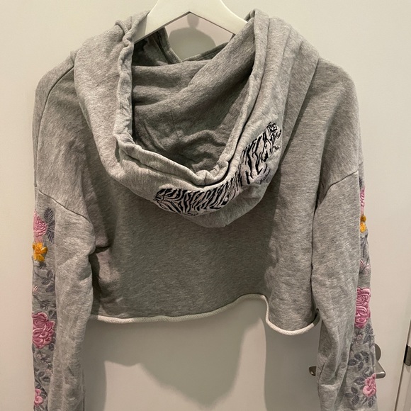Golden by TNA Grey Cropped Hoodie with embroidery - Picture 2 of 5